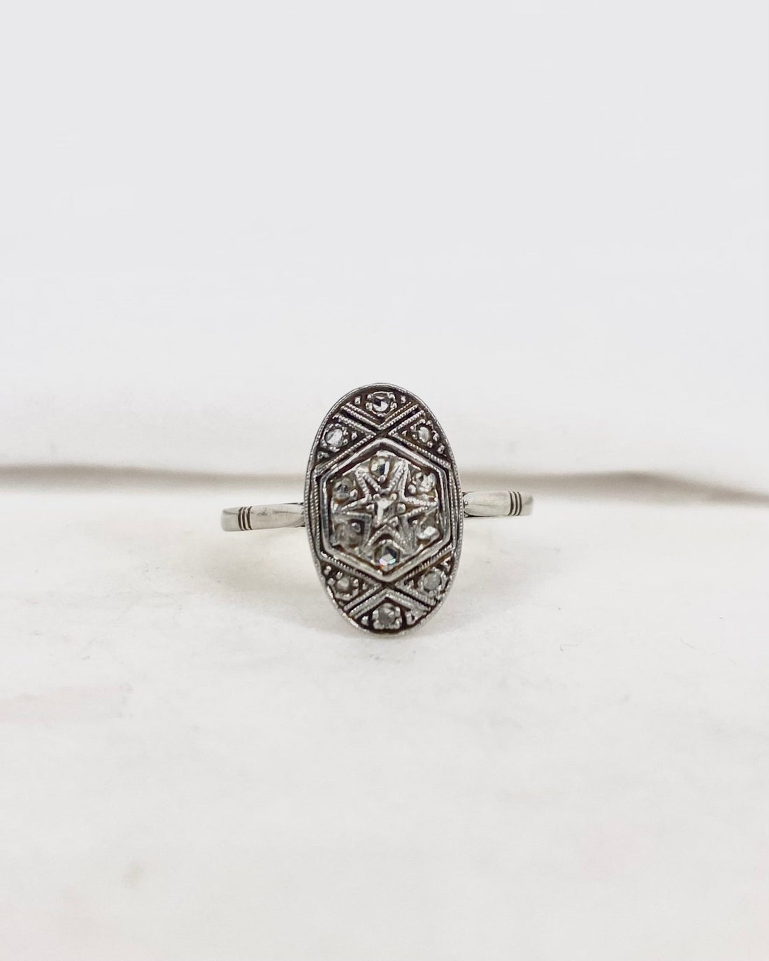 Bague Art Deco 13 Diamants &quot;Yara&quot; - Elliade Paris