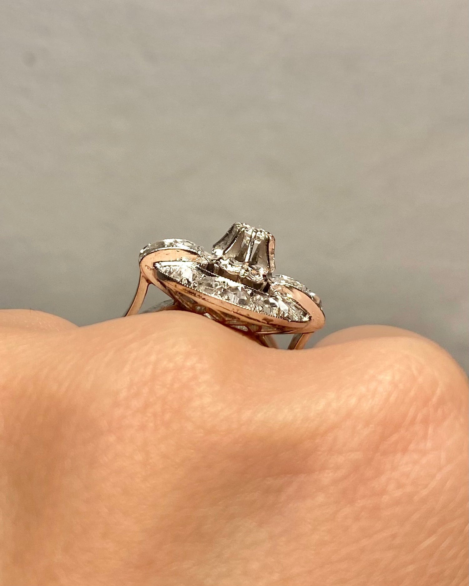 Bague Art Déco 15 Diamants 0.73 carat &quot;Dolly&quot; - Elliade Paris