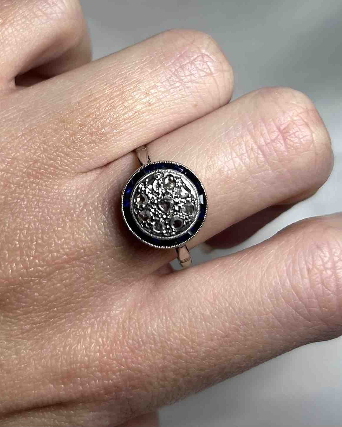 Bague Art Déco 17 Saphirs &amp; 9 Diamants "Jacynthe" - Elliade Paris