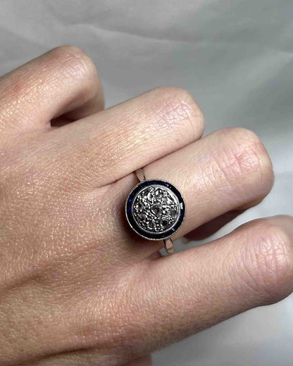 Bague Art Déco 17 Saphirs &amp; 9 Diamants &quot;Jacynthe&quot; - Elliade Paris