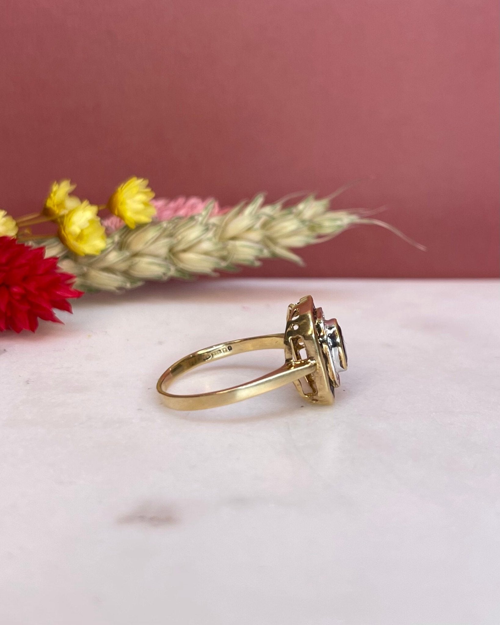 Bague Art - Déco 19 Saphirs 1.19 carat &amp; Diamants "Clarita" - Elliade Paris
