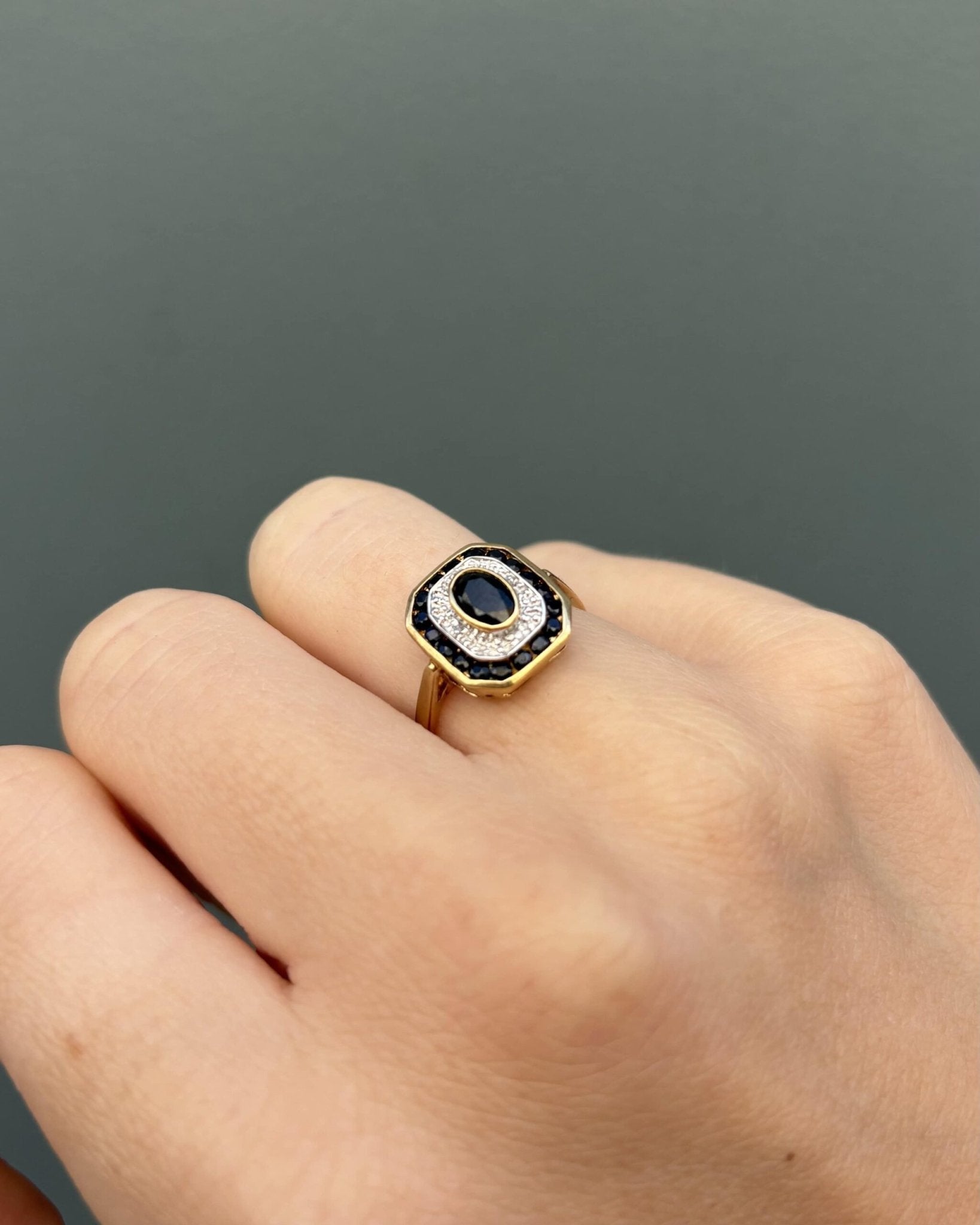 Bague Art - Déco 19 Saphirs 1.19 carat &amp; Diamants "Clarita" - Elliade Paris