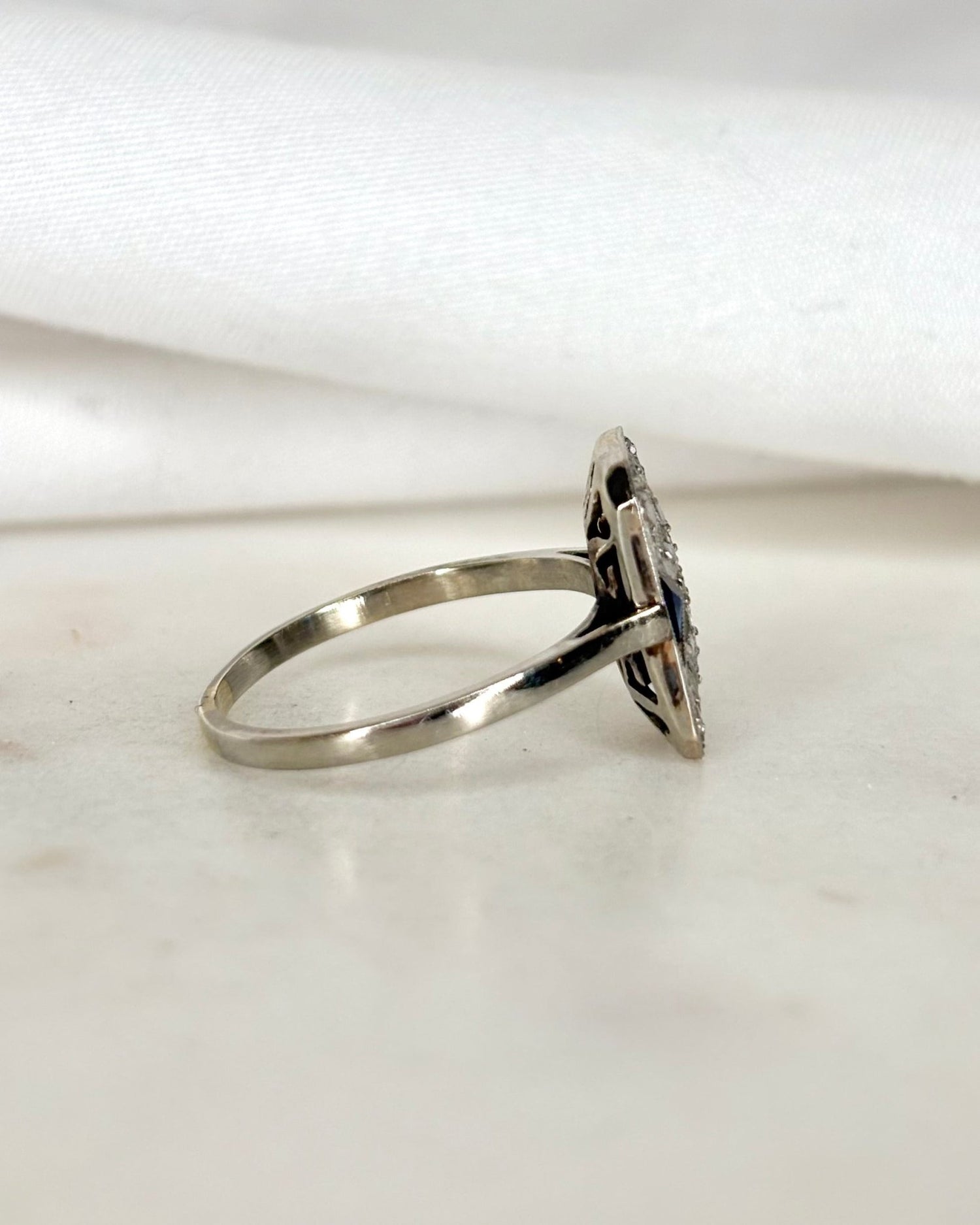 Bague Art Déco 2 Saphirs &amp; 15 Diamants &quot;Zélie&quot; - Elliade Paris