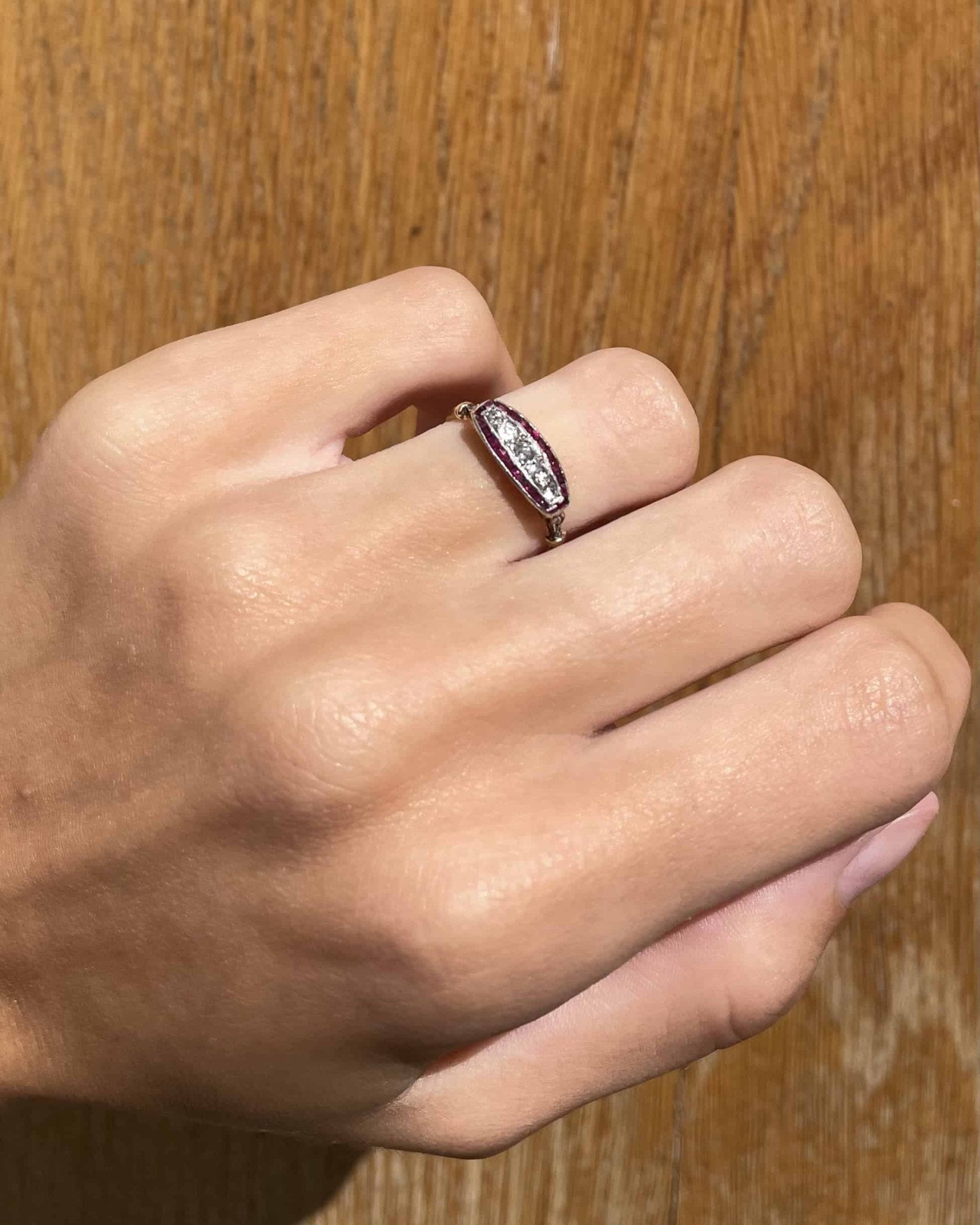 Bague Art - Déco 22 Rubis &amp; Diamants "Aspen" - Elliade Paris