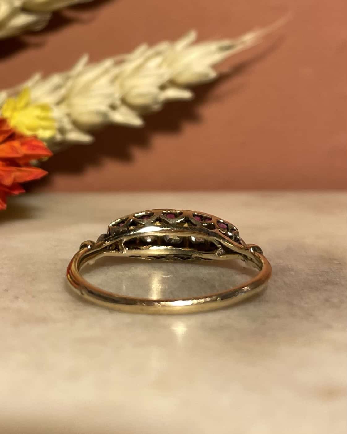 Bague Art - Déco 22 Rubis &amp; Diamants "Aspen" - Elliade Paris