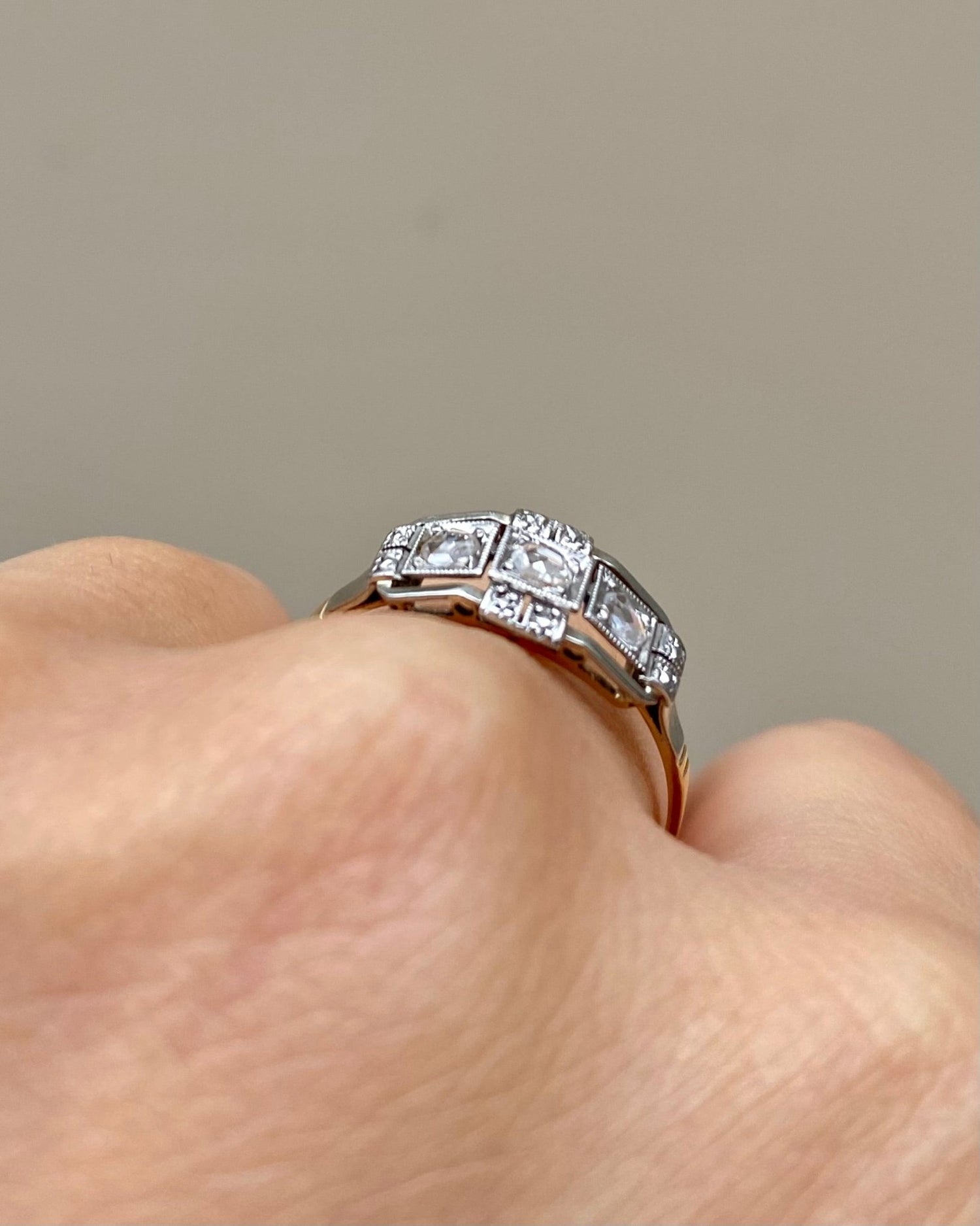 Bague Art Déco 3 Diamants &quot;Clothilde&quot; - Elliade Paris