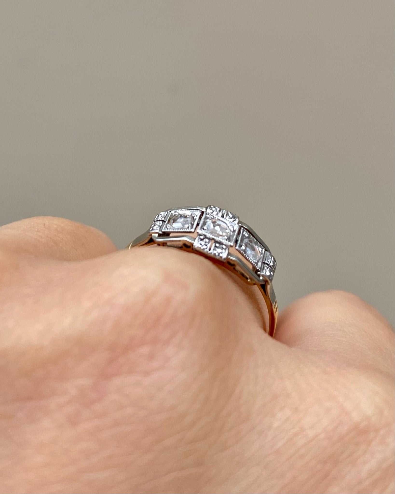 Bague Art Déco 3 Diamants &quot;Clothilde&quot; - Elliade Paris