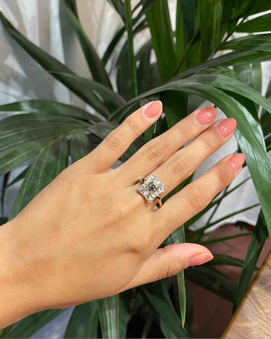 Bague Art Deco 3 Saphirs &amp; 12 Diamants "Mishell" - Elliade Paris