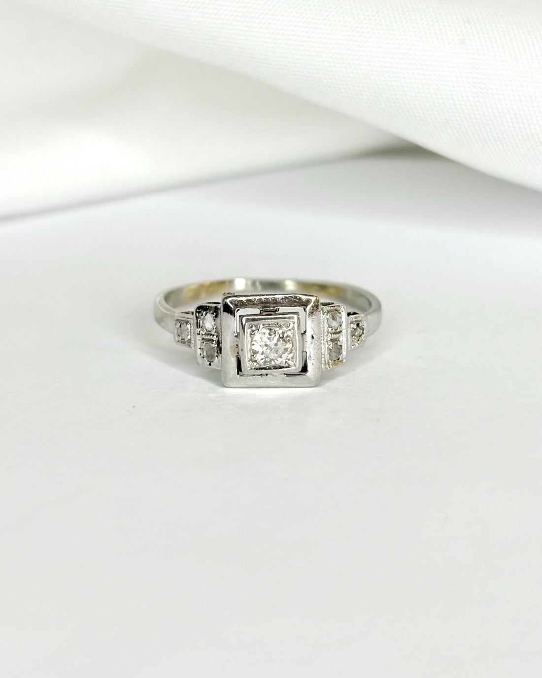 Bague Art Déco 7 Diamants &quot;Alizée&quot; - Elliade Paris