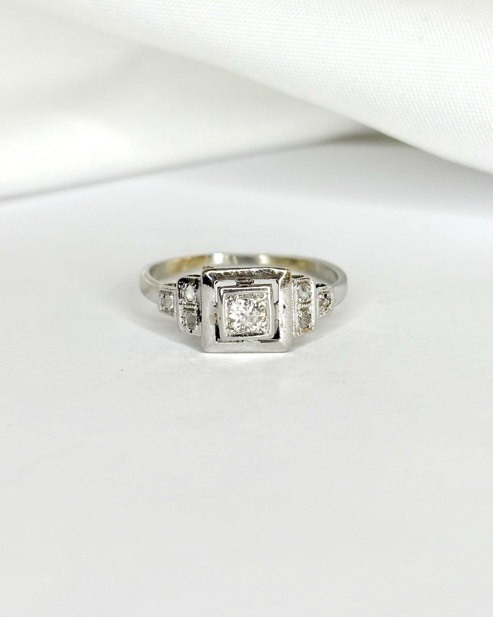 Bague Art Déco 7 Diamants &quot;Alizée&quot; - Elliade Paris