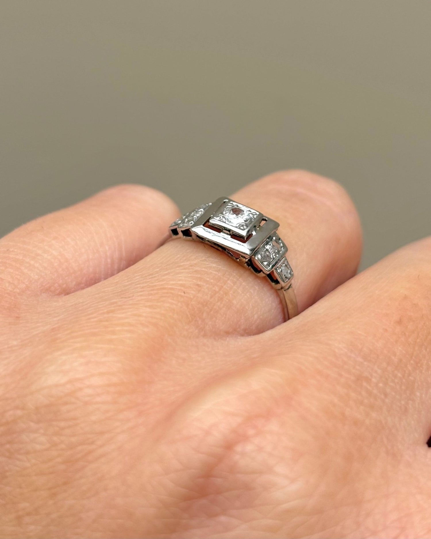 Bague Art Déco 7 Diamants &quot;Alizée&quot; - Elliade Paris