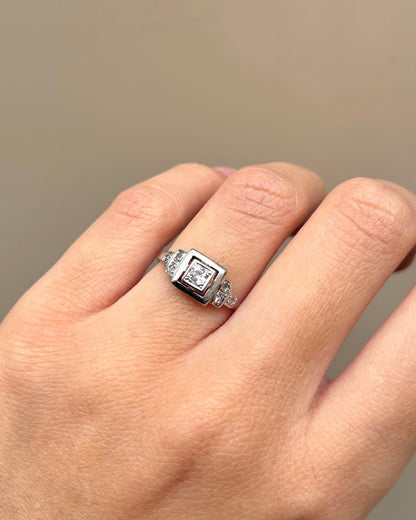 Bague Art Déco 7 Diamants &quot;Alizée&quot; - Elliade Paris