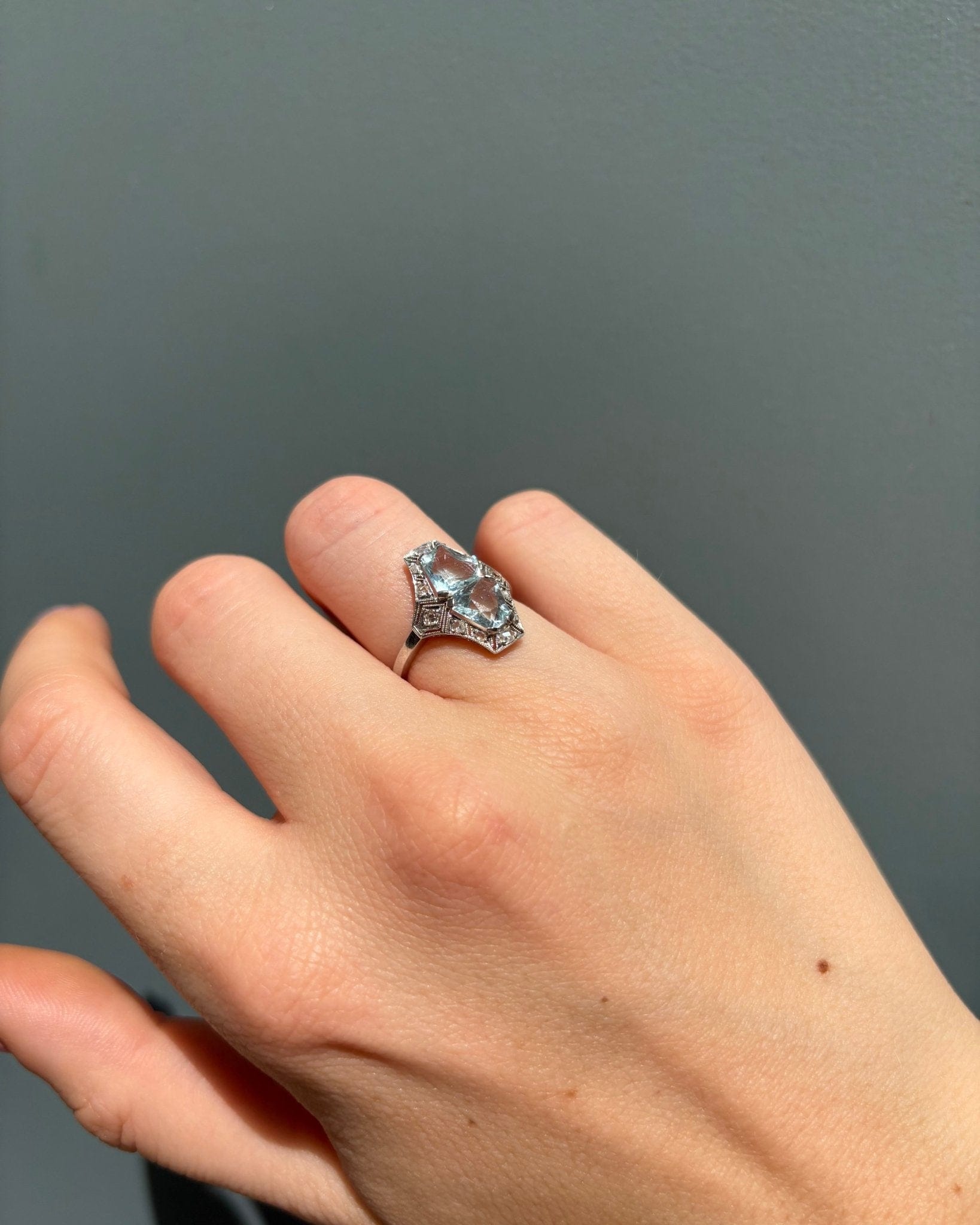 Bague Art - Déco Aigues - Marines 2.10 carats &amp; Diamants "Charlina" - Elliade Paris