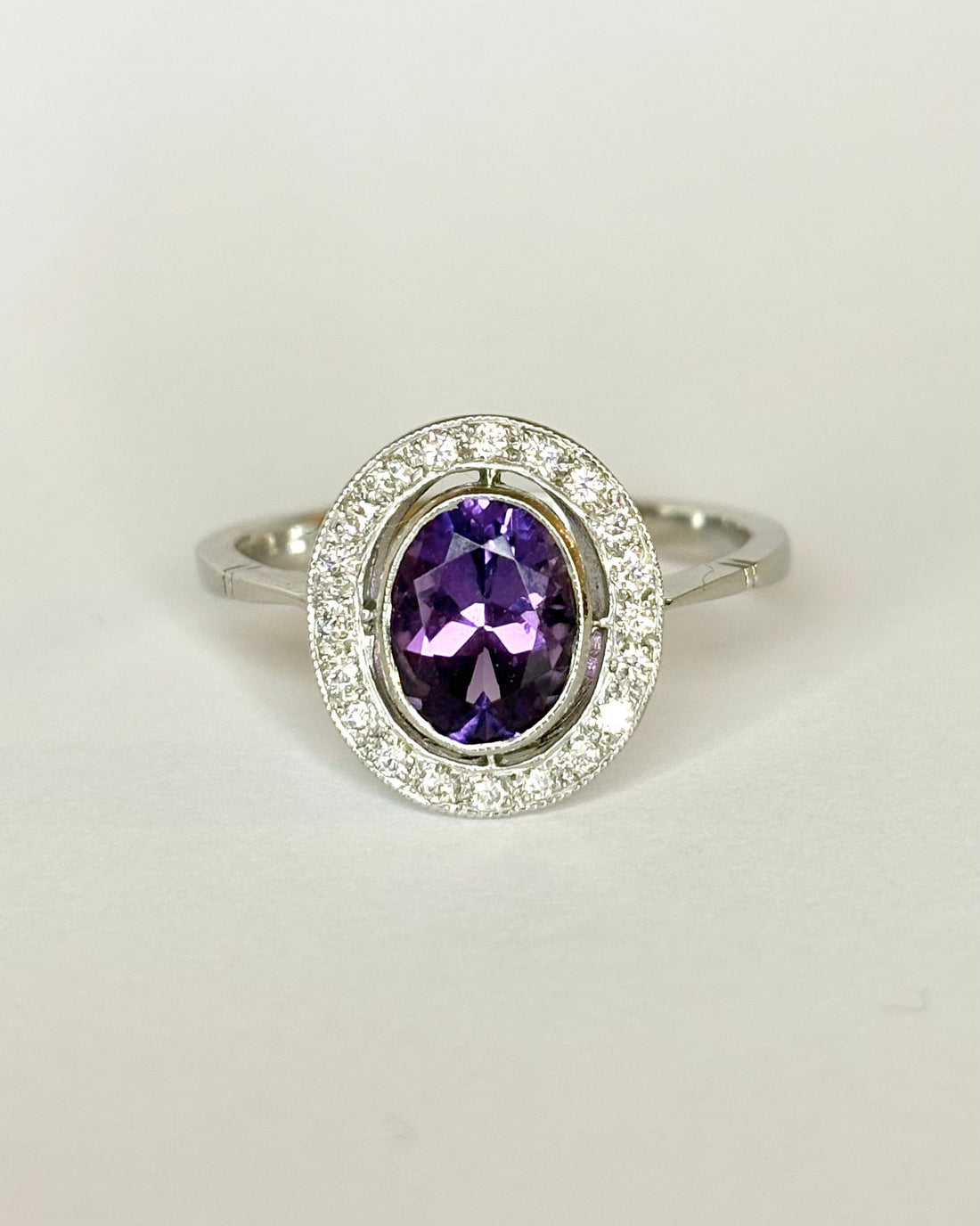 Bague Art Déco Améthyste 1.20 carat &amp; 20 Diamants &quot;Ainhoa&quot; - Elliade Paris