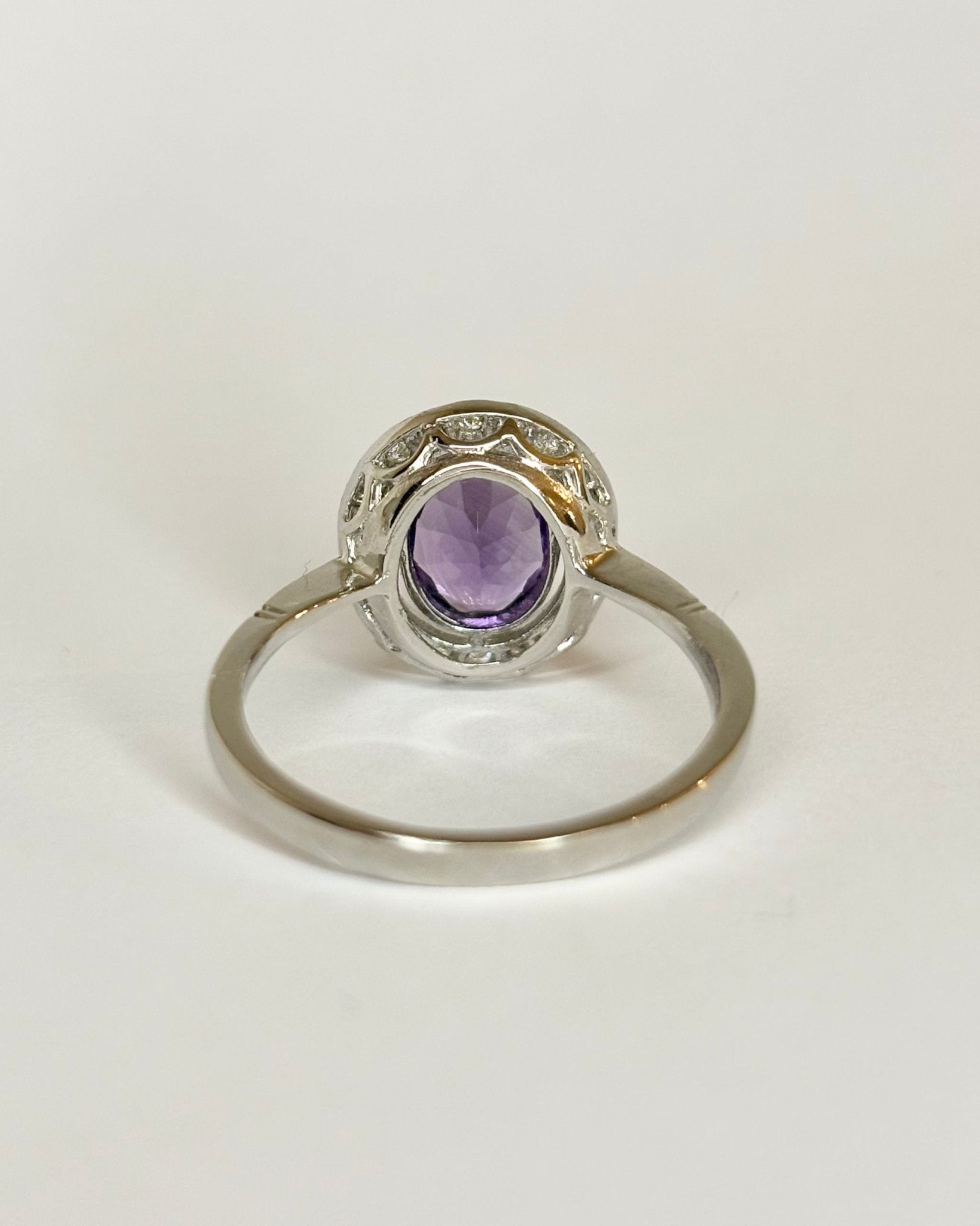Bague Art Déco Améthyste 1.20 carat &amp; 20 Diamants "Ainhoa" - Elliade Paris