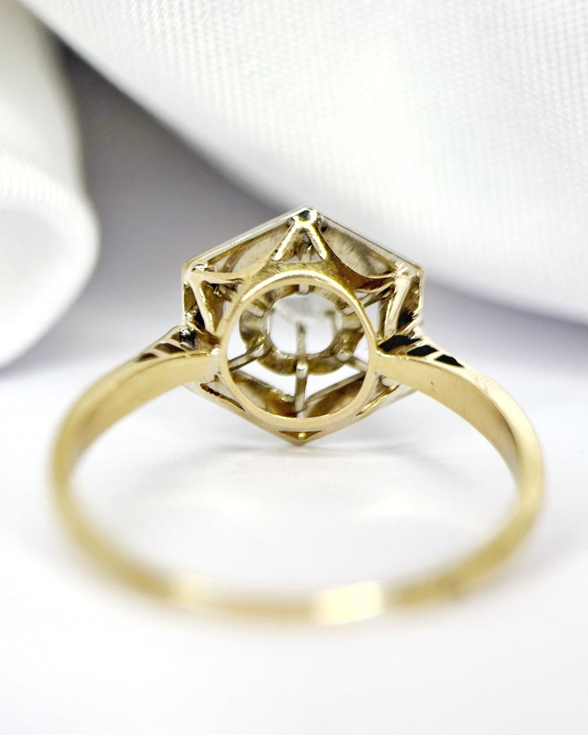 Bague Art-Déco Diamant &amp; Or "Barbara" - Elliade Paris