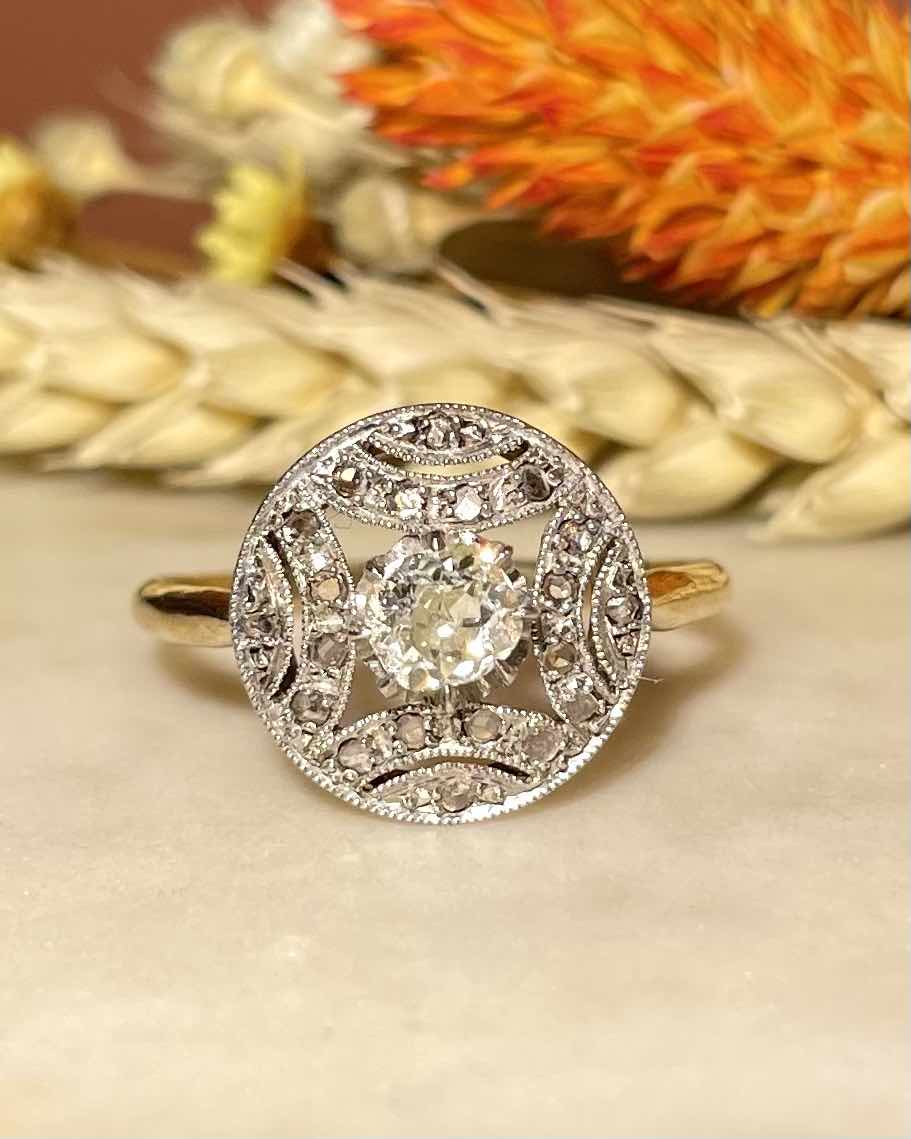 Anillo de diamantes Art Déco "Ora"