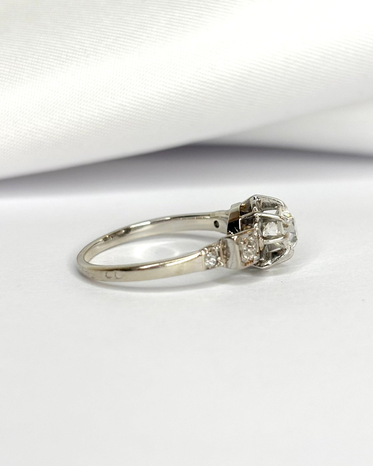 Bague Art Déco Diamants 0.72 carat "Philomène" - Elliade Paris