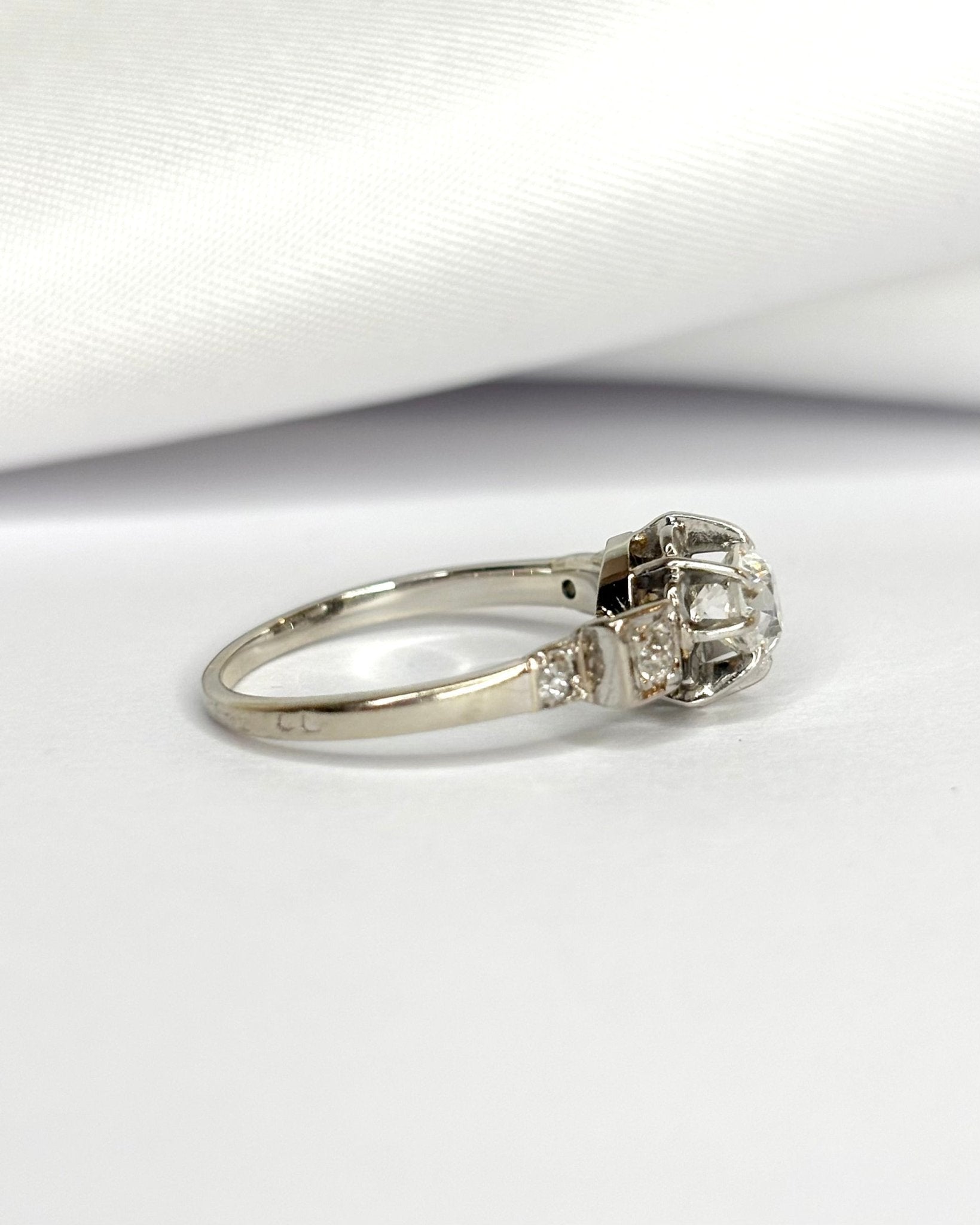 Bague Art Déco Diamants 0.72 carat "Philomène" - Elliade Paris