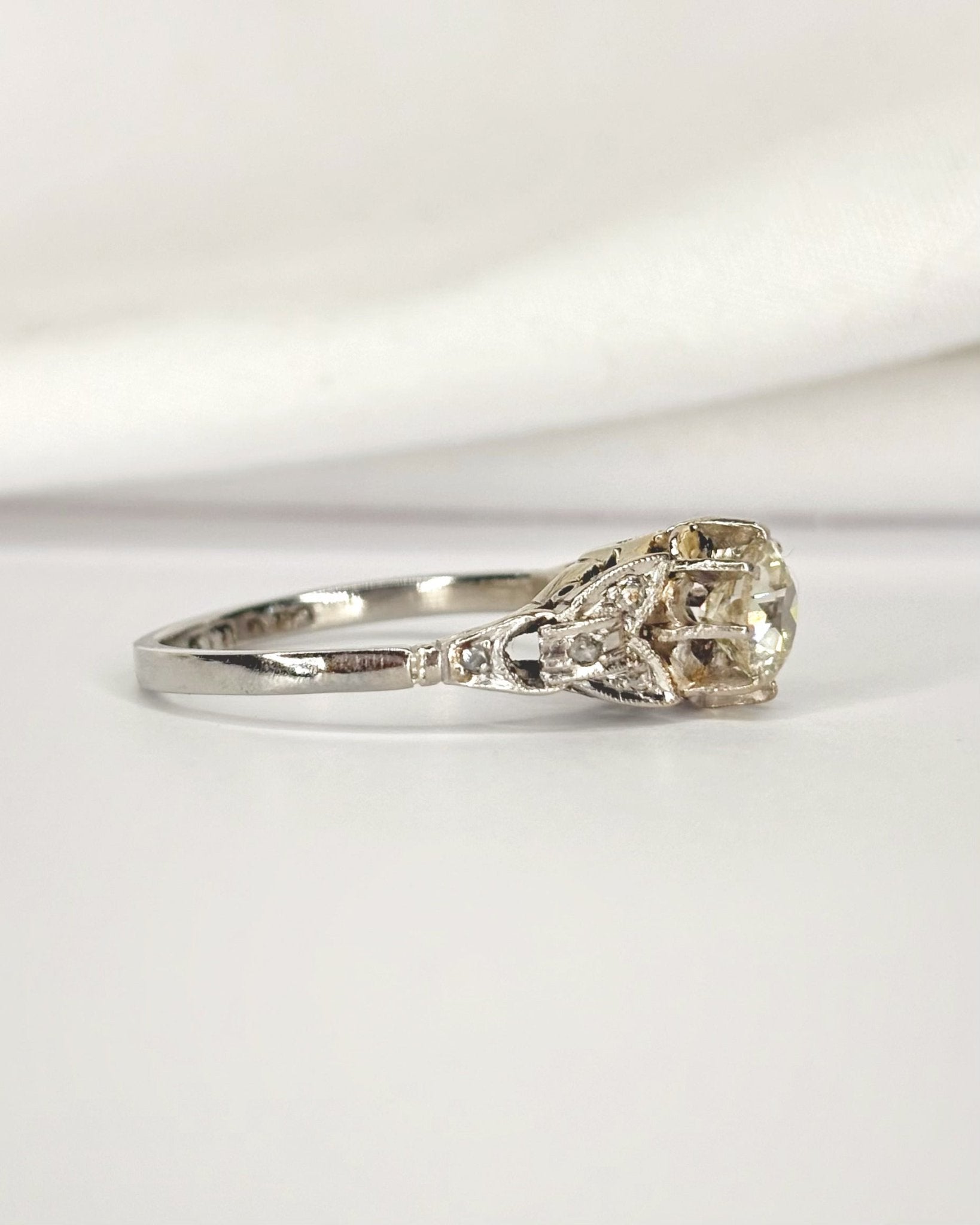 Bague Art-Déco Diamants 0.79 carat "Aurore" - Elliade Paris