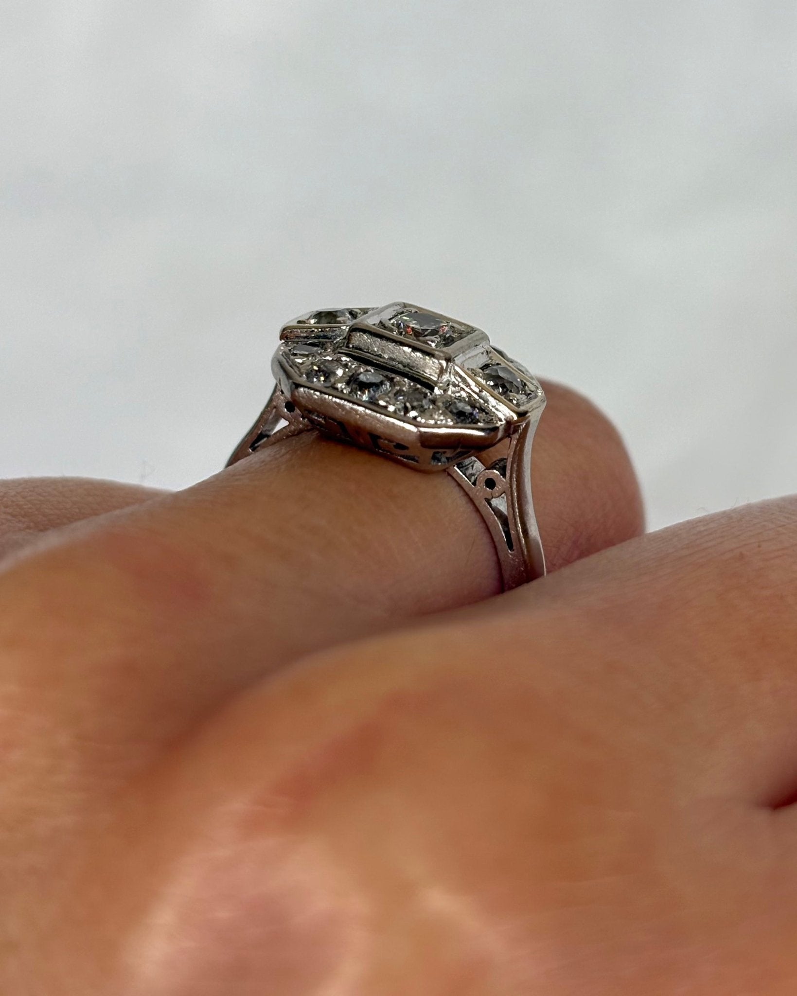 Bague Art Déco Diamants 0.79 carat &amp; Or 18 carats 6.25 g "Ava" - Elliade Paris