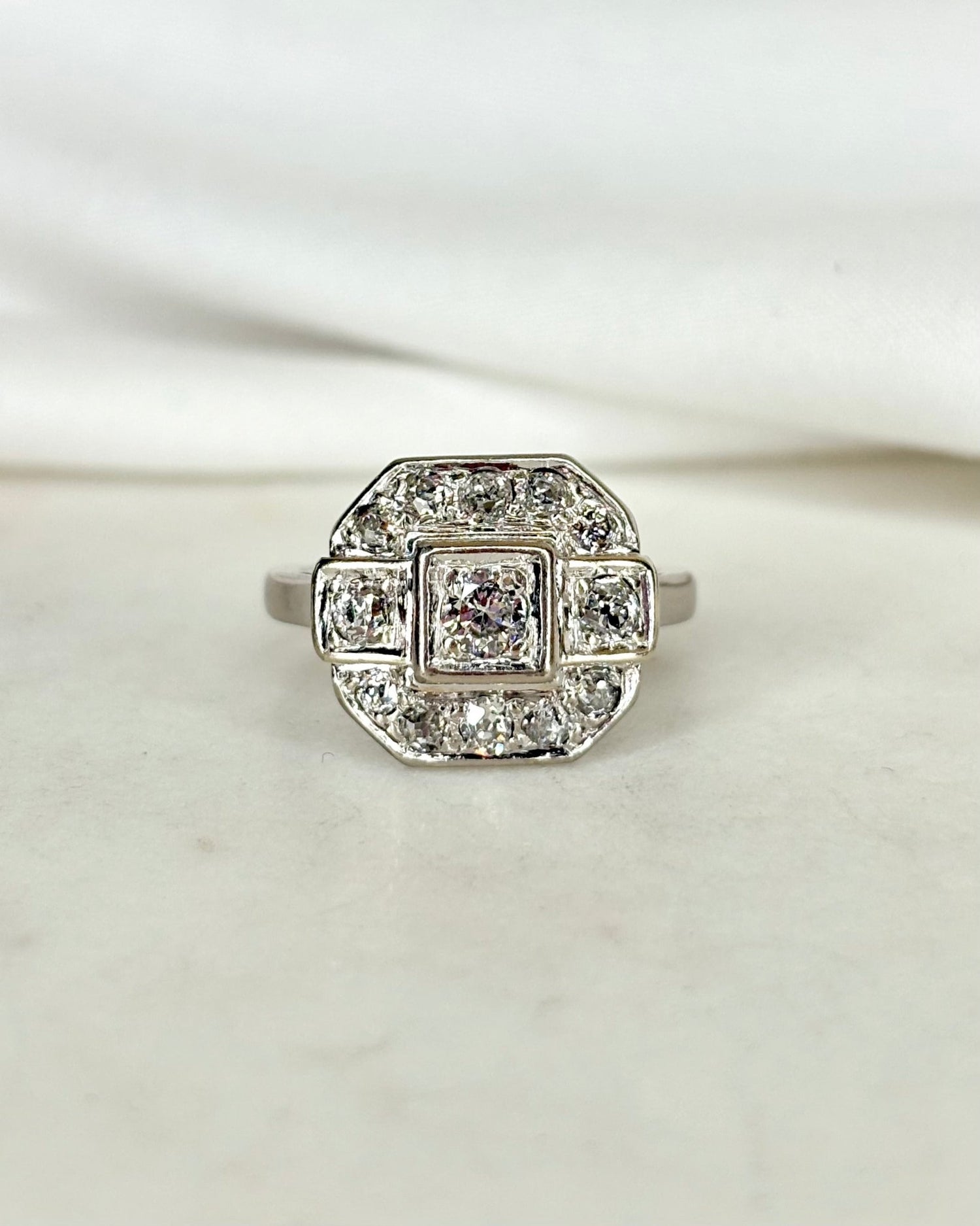 Bague Art Déco Diamants 0.79 carat &amp; Or 18 carats 6.25 g &quot;Ava&quot; - Elliade Paris