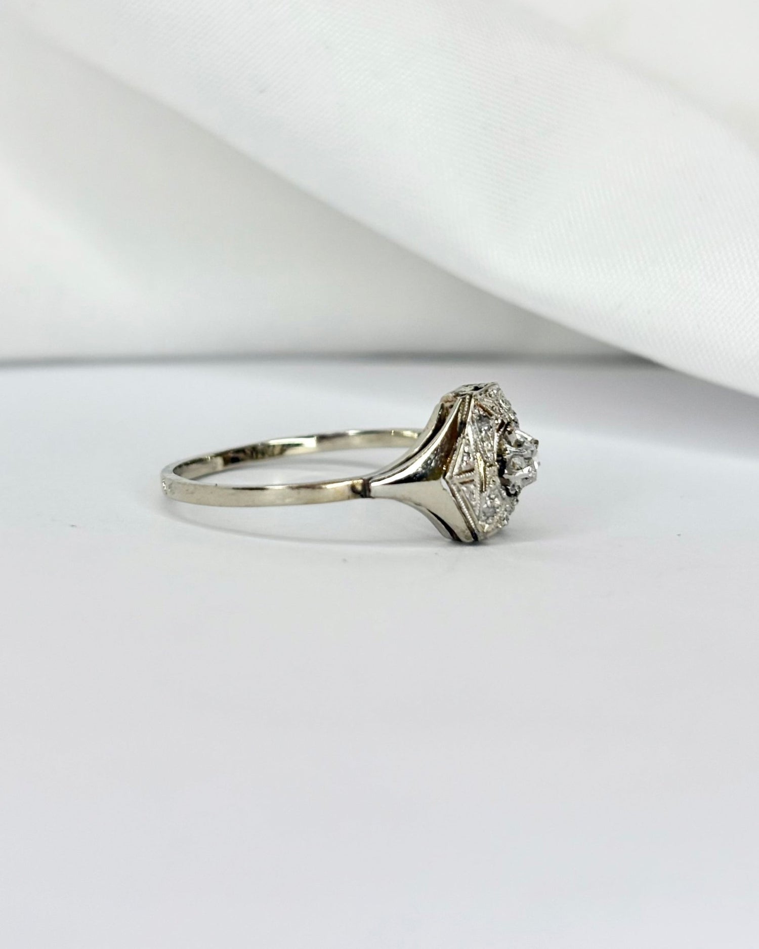 Bague Art Déco Diamants &quot;Ambrine&quot; - Elliade Paris