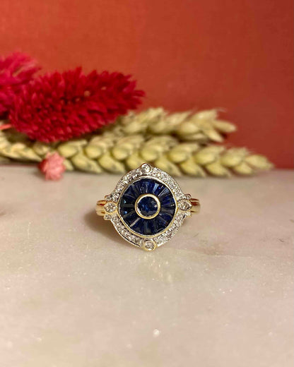 Anillo estilo Art Déco con 15 zafiros y 24 diamantes &quot;Cornelia&quot;