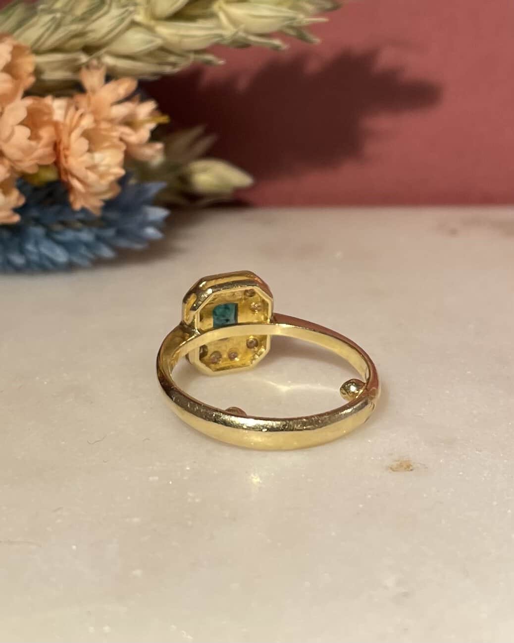 Bague Art - Déco Emeraude 0.35 carat &amp; Diamants "Hailey" - Elliade Paris