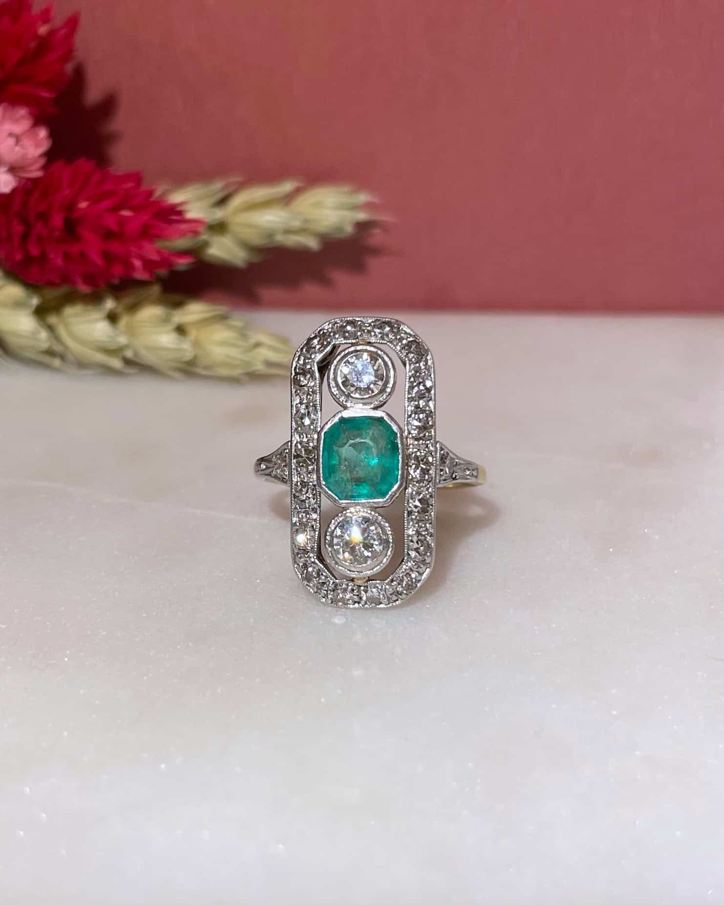 Bague Art - Déco Emeraude 0.85 carat &amp; Diamants 1.02 carat "Aurore" - Elliade Paris