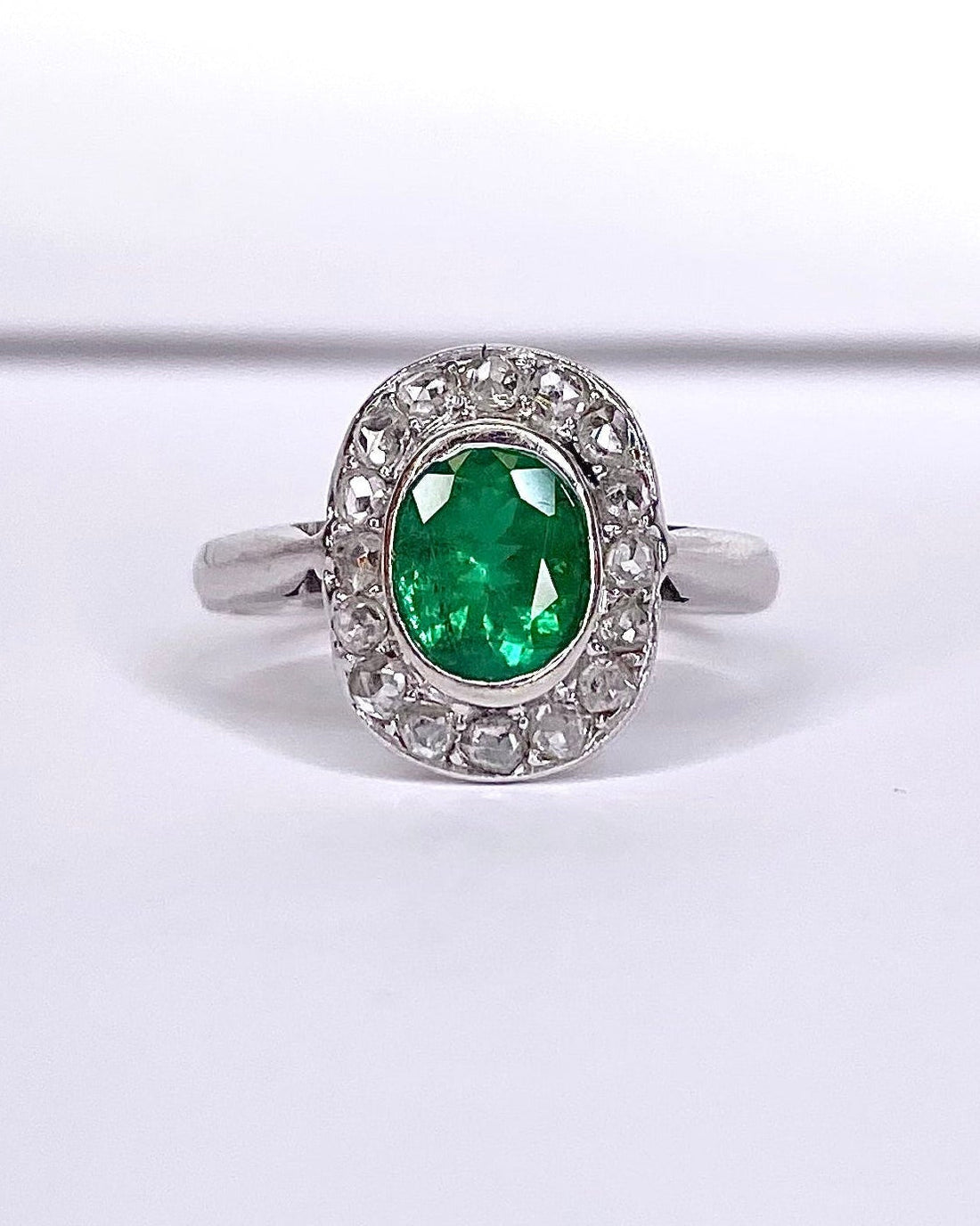 Bague Art - Déco Émeraude 0.95 carat &amp; Diamants 0.20 carat "Linda" - Elliade Paris