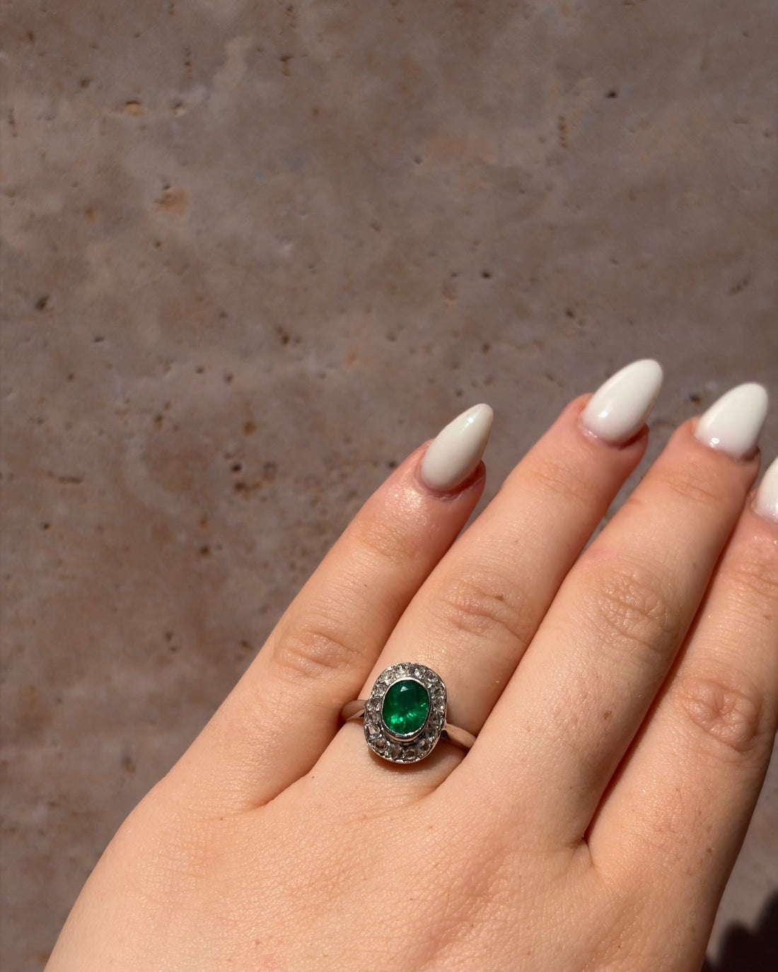 Bague Art-Déco Émeraude 0.95 carat &amp; Diamants 0.20 carat "Linda" - Elliade Paris