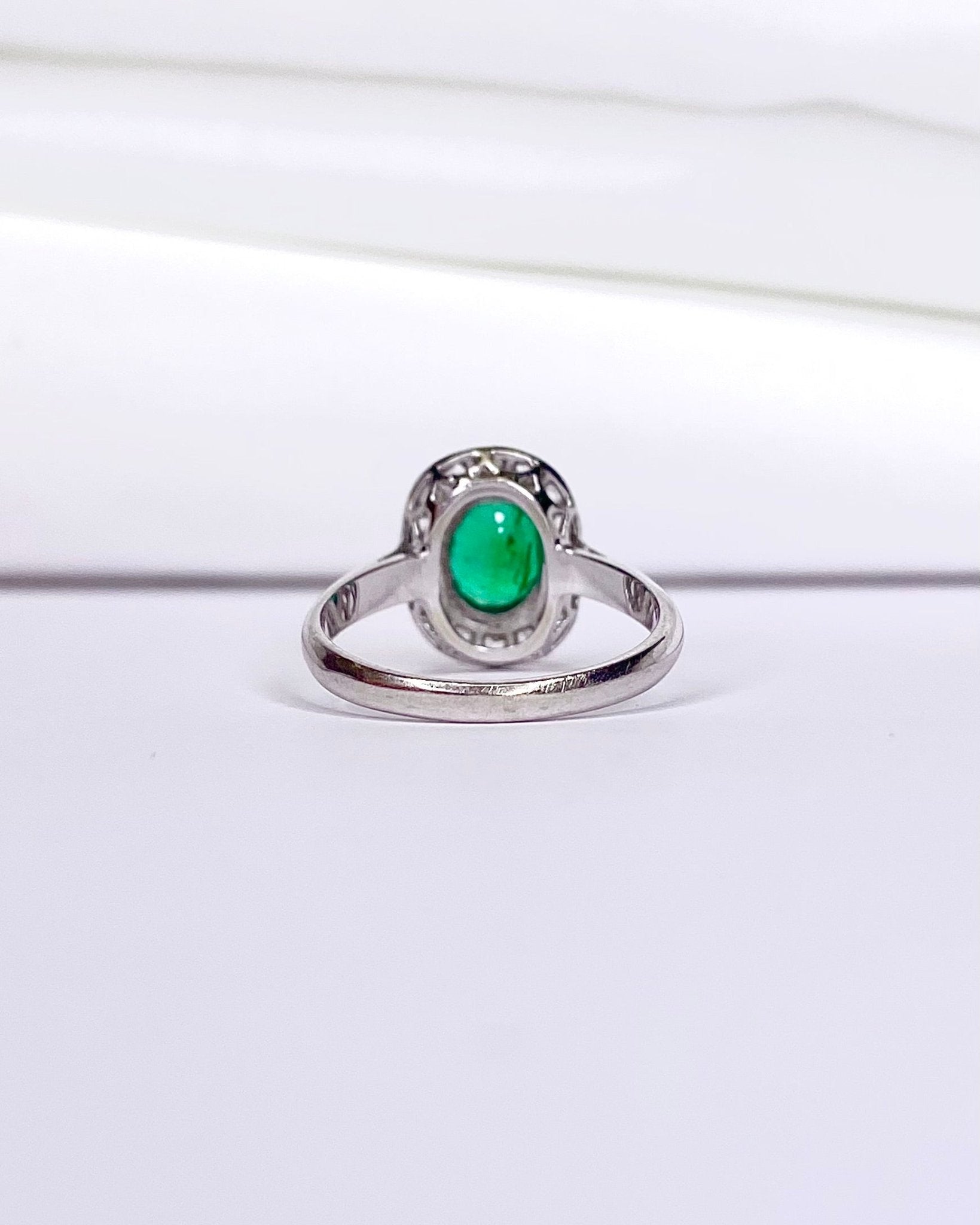 Bague Art - Déco Émeraude 0.95 carat &amp; Diamants 0.20 carat "Linda" - Elliade Paris