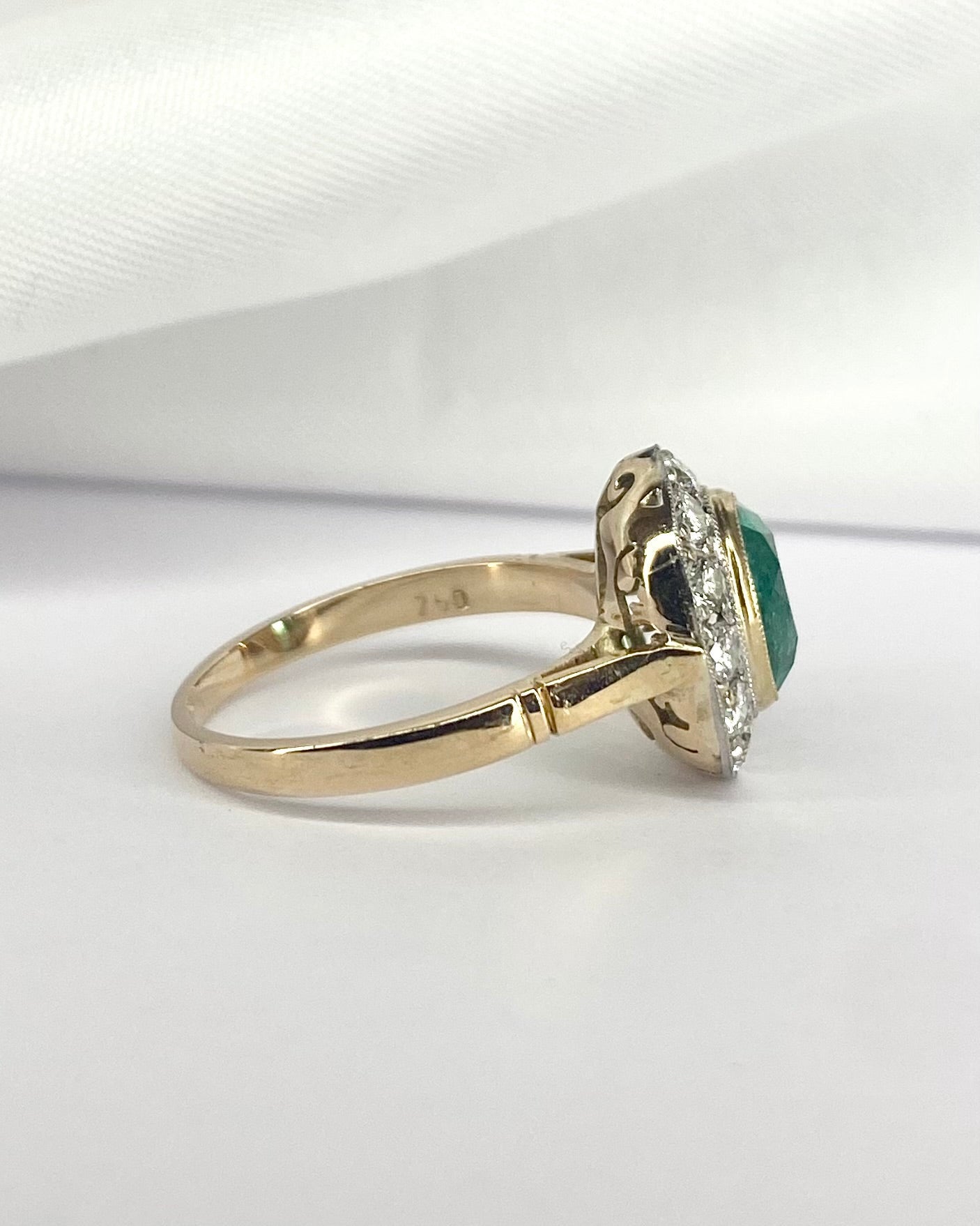 Bague Art Déco Émeraude 1.10 carat &amp; Diamants 0.36 carat "Lola" - Elliade Paris