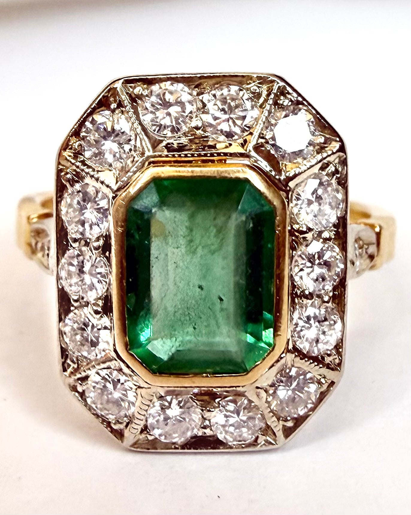 Bague Art-Déco Émeraude 1.35 carat &amp; Diamants 0.73 carat 4.01g "Maryam" - Elliade Paris