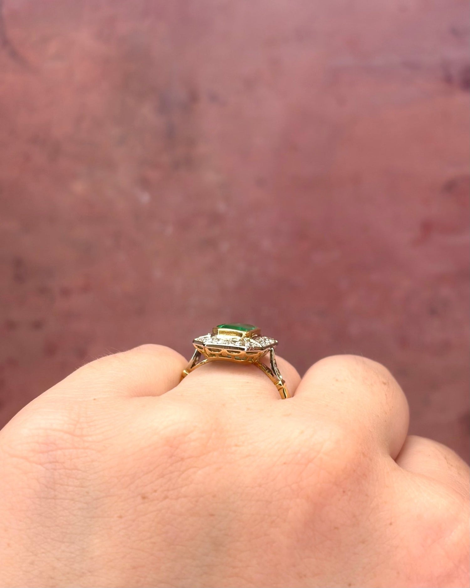 Bague Art-Déco Émeraude 1.35 carat &amp; Diamants 0.73 carat 4.01g "Maryam" - Elliade Paris