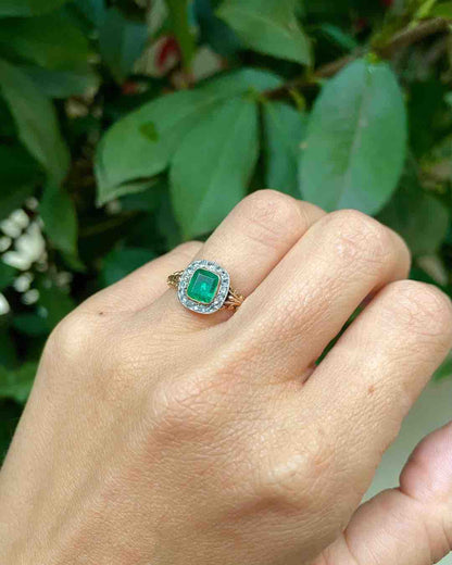 Bague Art - Déco Émeraude &amp; 18 Diamants &quot;Catherine&quot; - Elliade Paris
