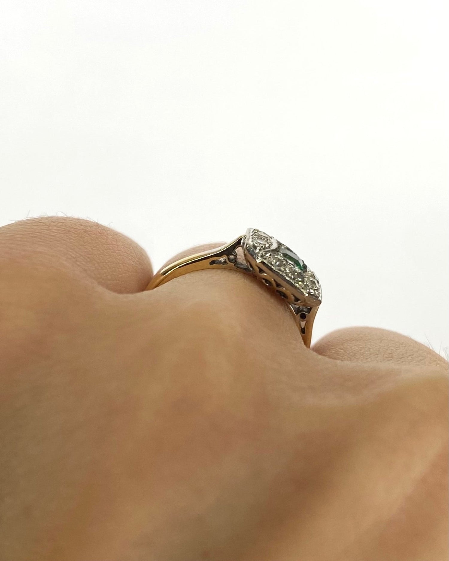 Bague Art Déco Émeraude &amp; Diamants "Adelie" - Elliade Paris