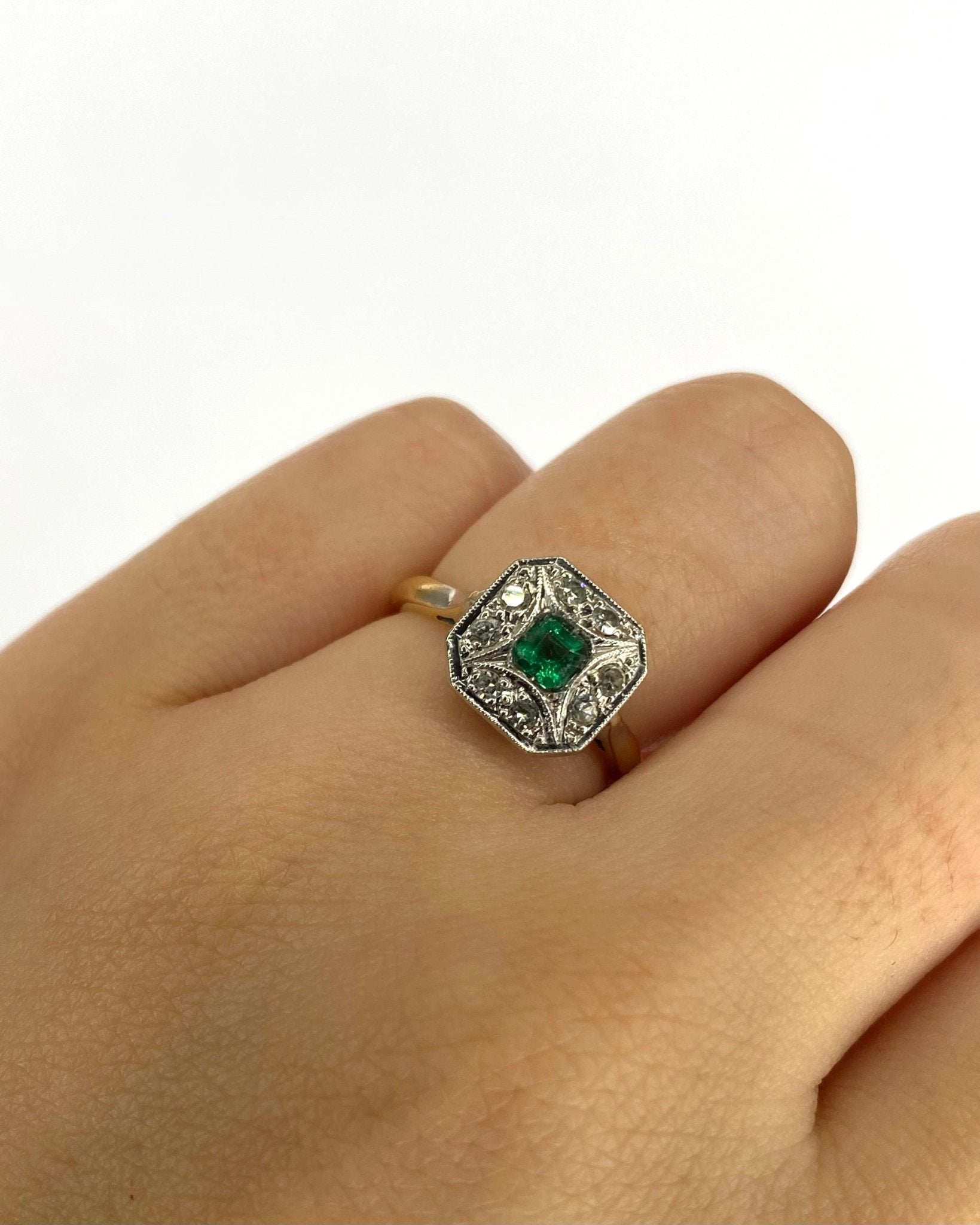 Bague Art Déco Émeraude &amp; Diamants "Adelie" - Elliade Paris