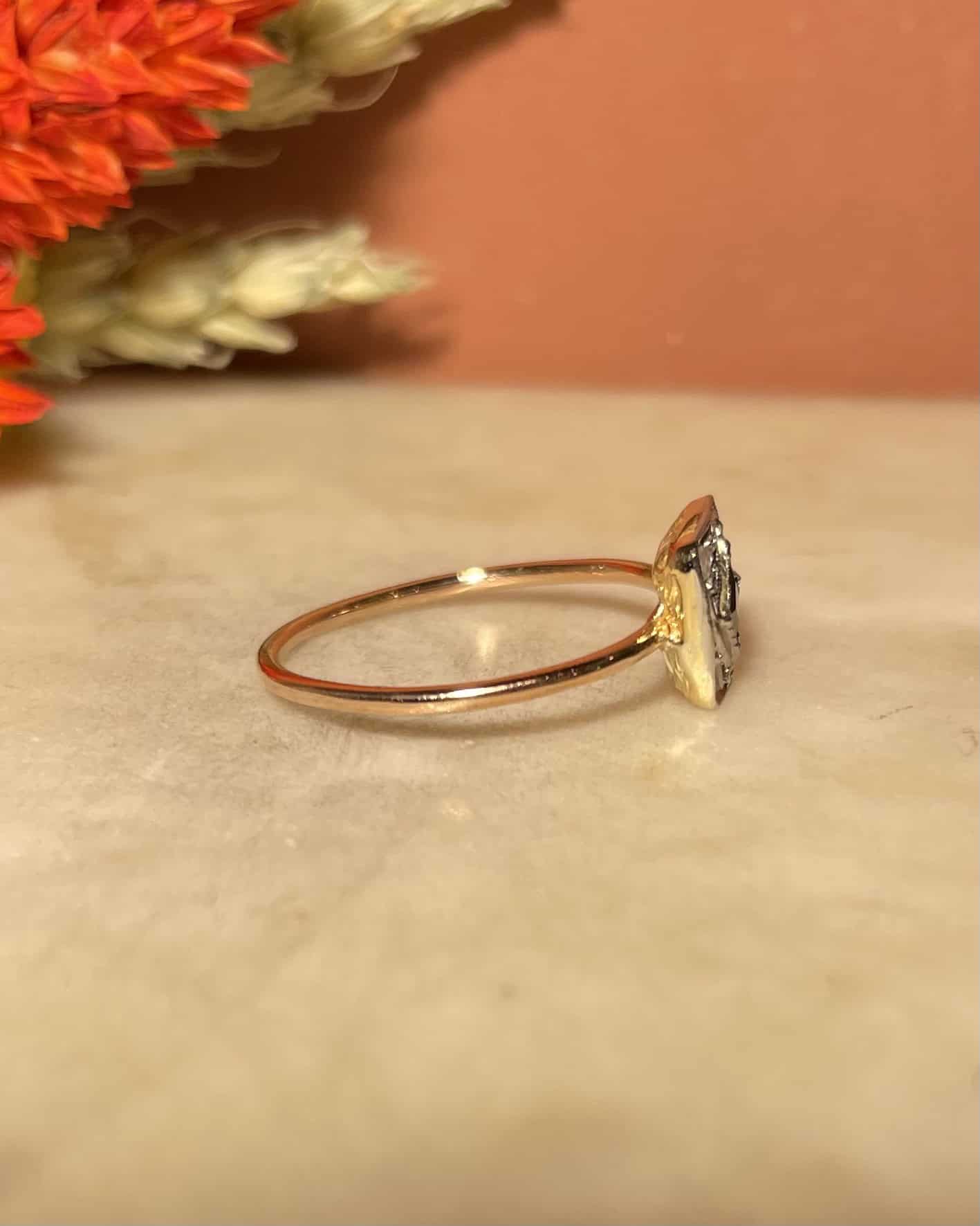 Bague Art - Déco Emeraude &amp; Diamants &quot;Gladys&quot; - Elliade Paris