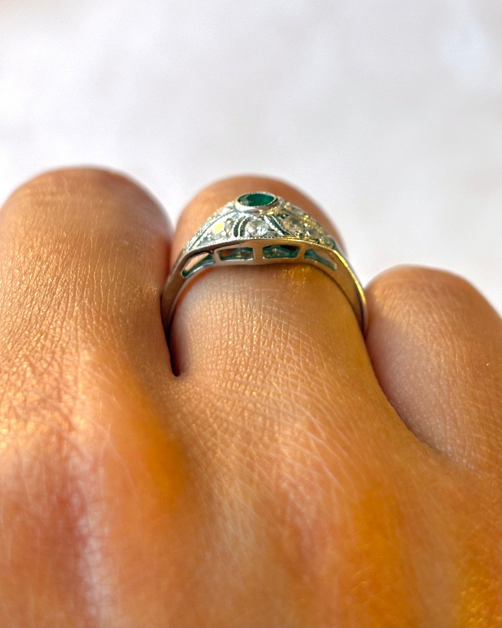 Bague Art-Déco Émeraude &amp; Diamants "Mara" - Elliade Paris