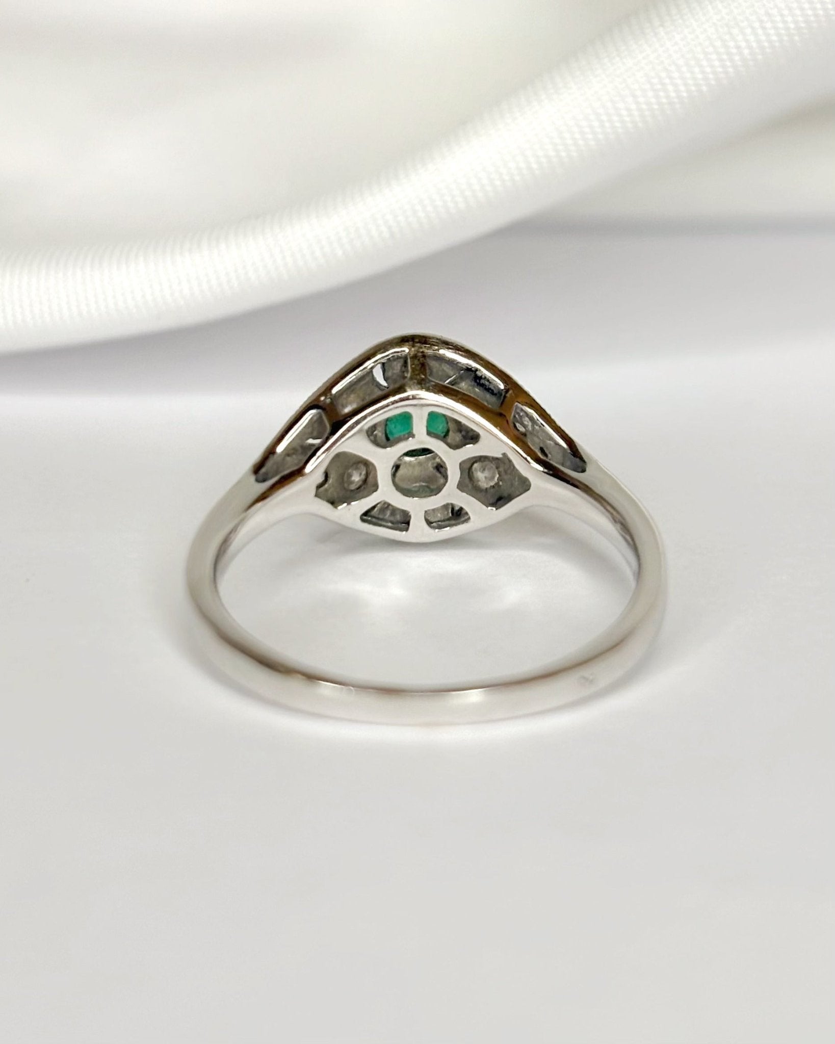Bague Art-Déco Émeraude &amp; Diamants "Mara" - Elliade Paris