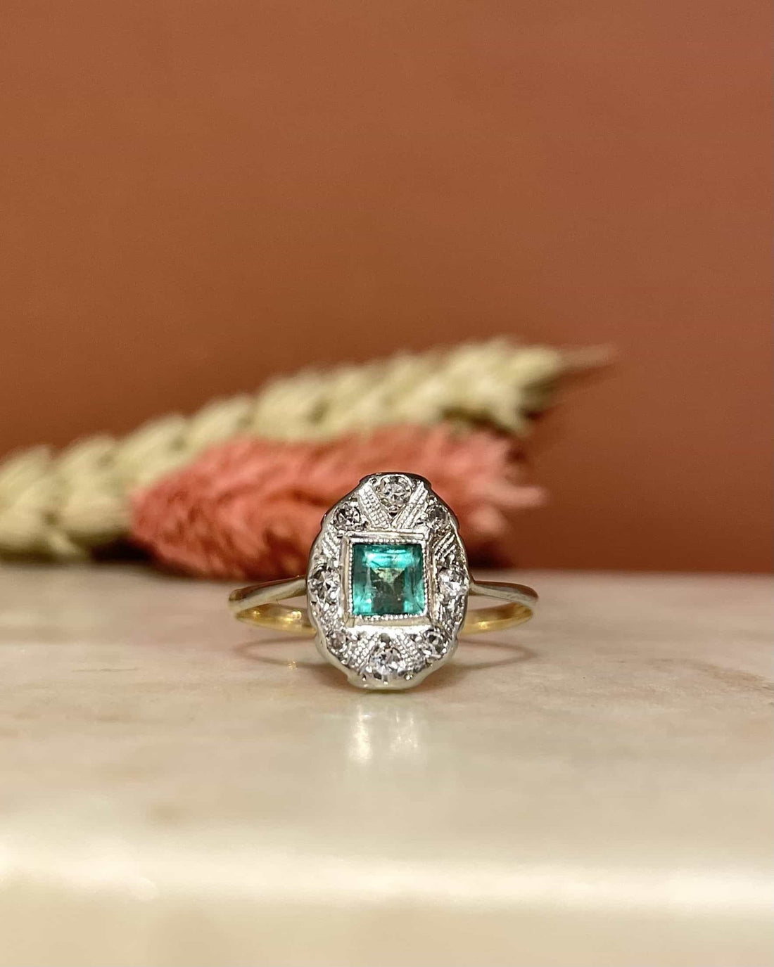 Bague Art - Déco Emeraude &amp; Diamants &quot;Priscilla&quot; - Elliade Paris