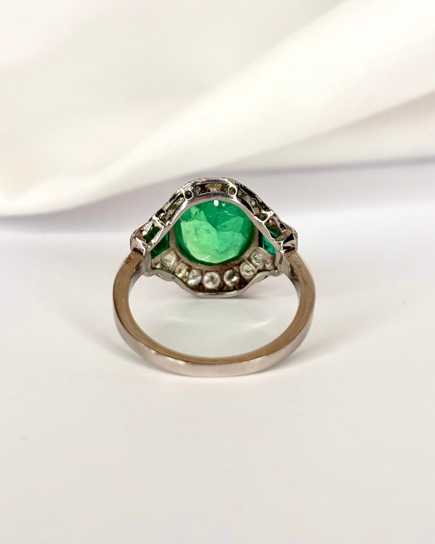 Bague Art Deco Emeraudes 2.72 carats &amp; Diamants "Louisa" - Elliade Paris