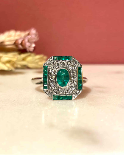 Bague style Art-déco Émeraudes 0.68 carat et Diamants &quot;Adaya&quot;