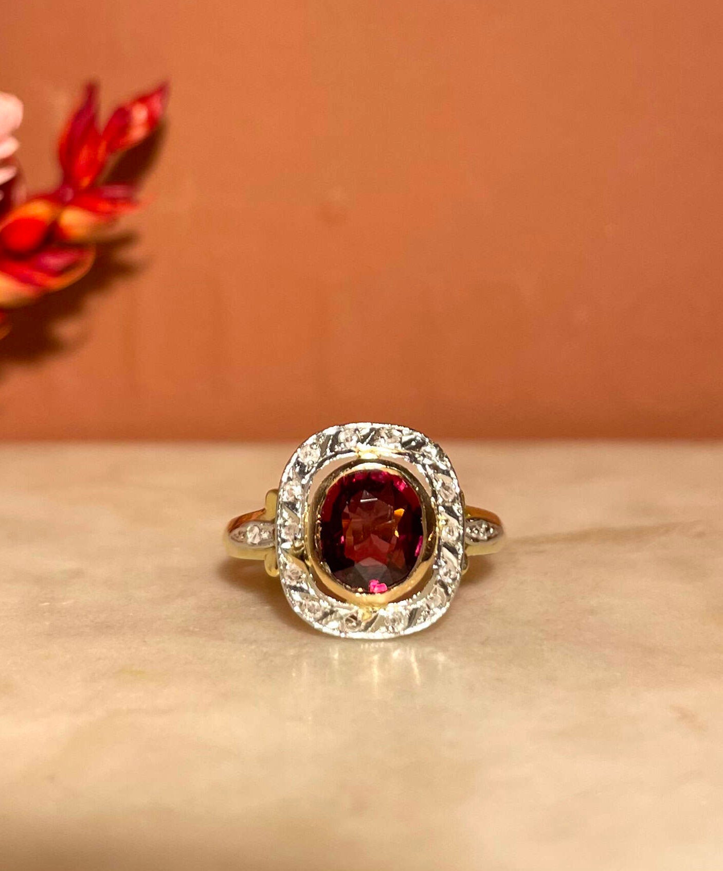 Bague Art - Déco Grenat 1.10 carat et Diamants "Birdie" - Elliade Paris