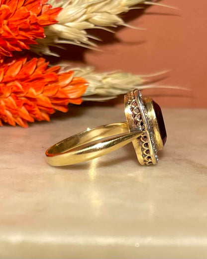 Bague Art - Déco Grenat 2.15 carats et 20 Diamants &quot;Kelsey&quot; - Elliade Paris
