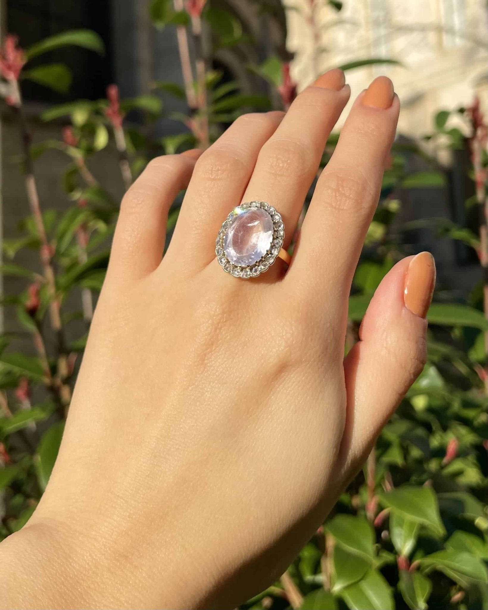 Bague Art - Déco Marguerite Quartz Rose 9 Carats &amp; 22 Diamants "Rowane" - Elliade Paris
