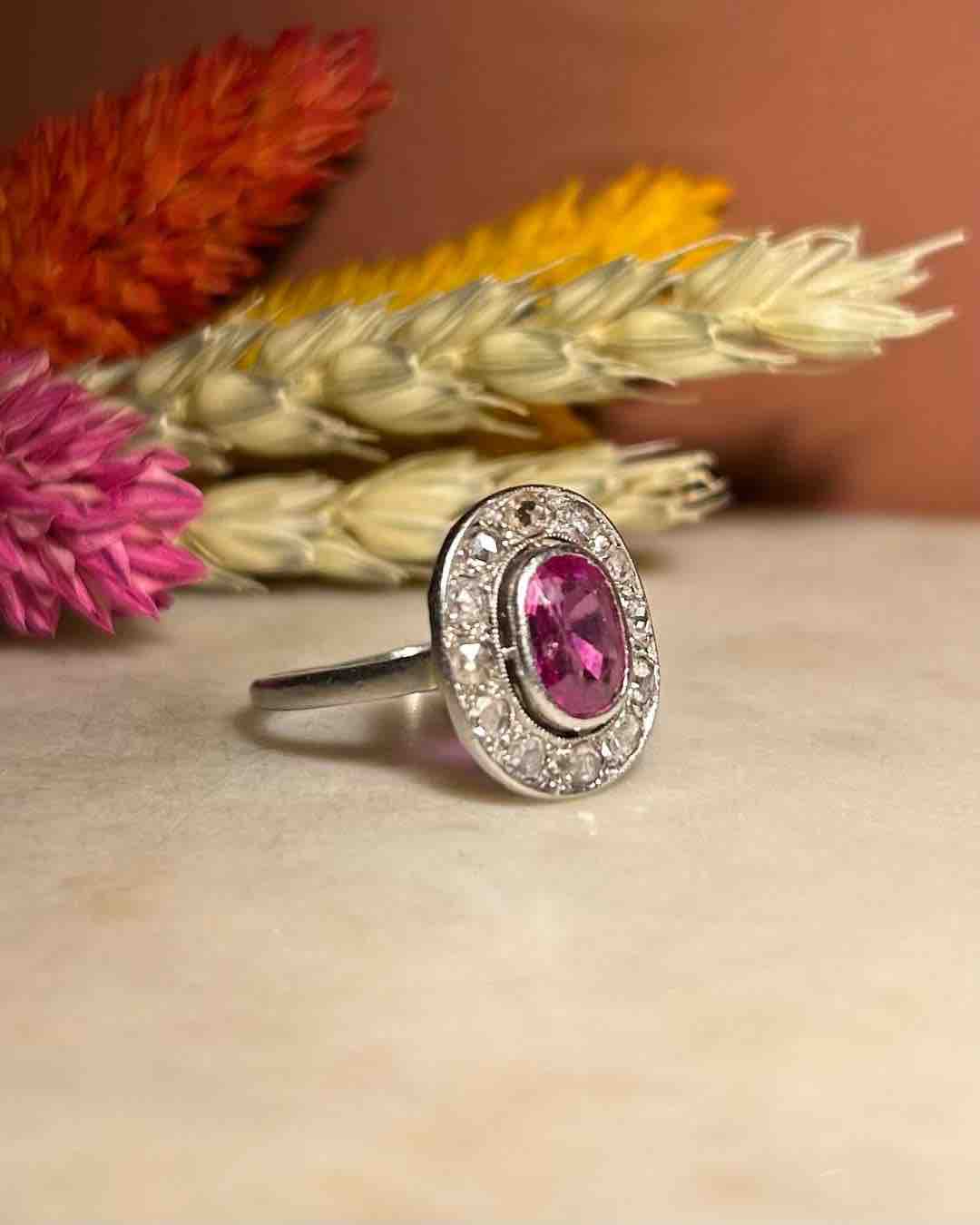 Bague Art - déco Marguerite Saphir Rose &amp; Diamants "Dolly" - Elliade Paris