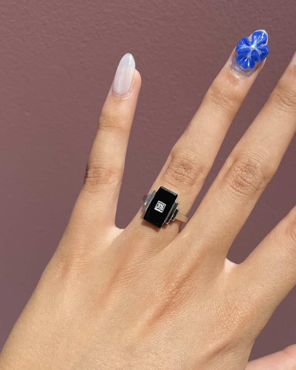 Bague Art - déco Onyx &amp; Diamant "Yvonne" - Elliade Paris